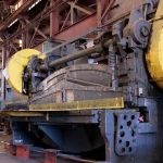 Máquina industrial de grande porte relacionada à atualização da NR-12